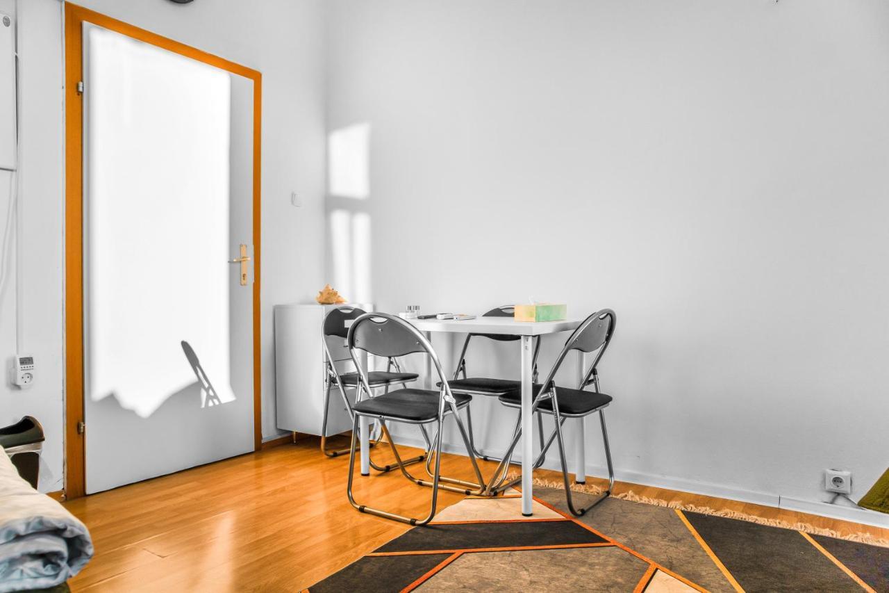 Joyful 2Br Apt. @ Millenium Tower And The Danube Виена Екстериор снимка