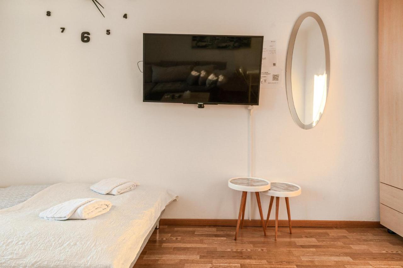 Joyful 2Br Apt. @ Millenium Tower And The Danube Виена Екстериор снимка