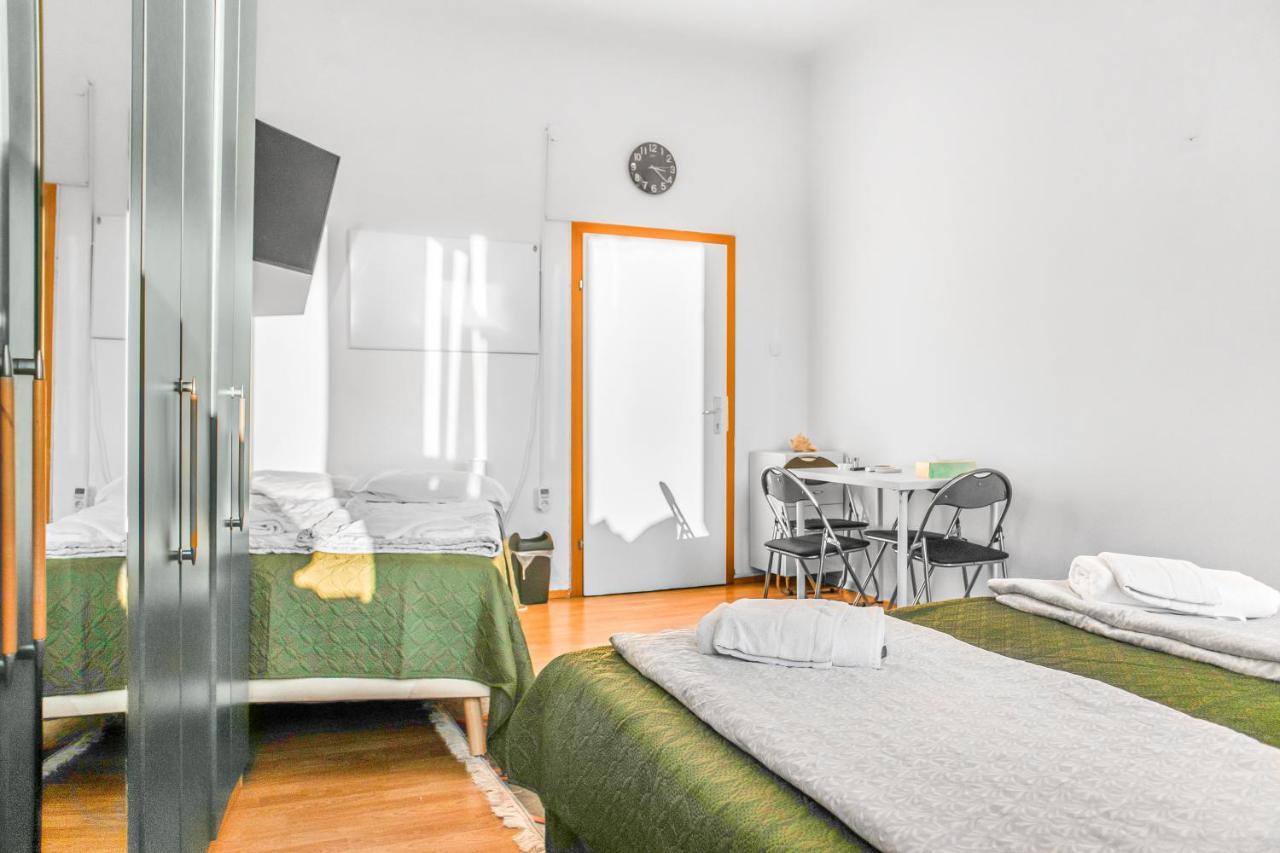 Joyful 2Br Apt. @ Millenium Tower And The Danube Виена Екстериор снимка
