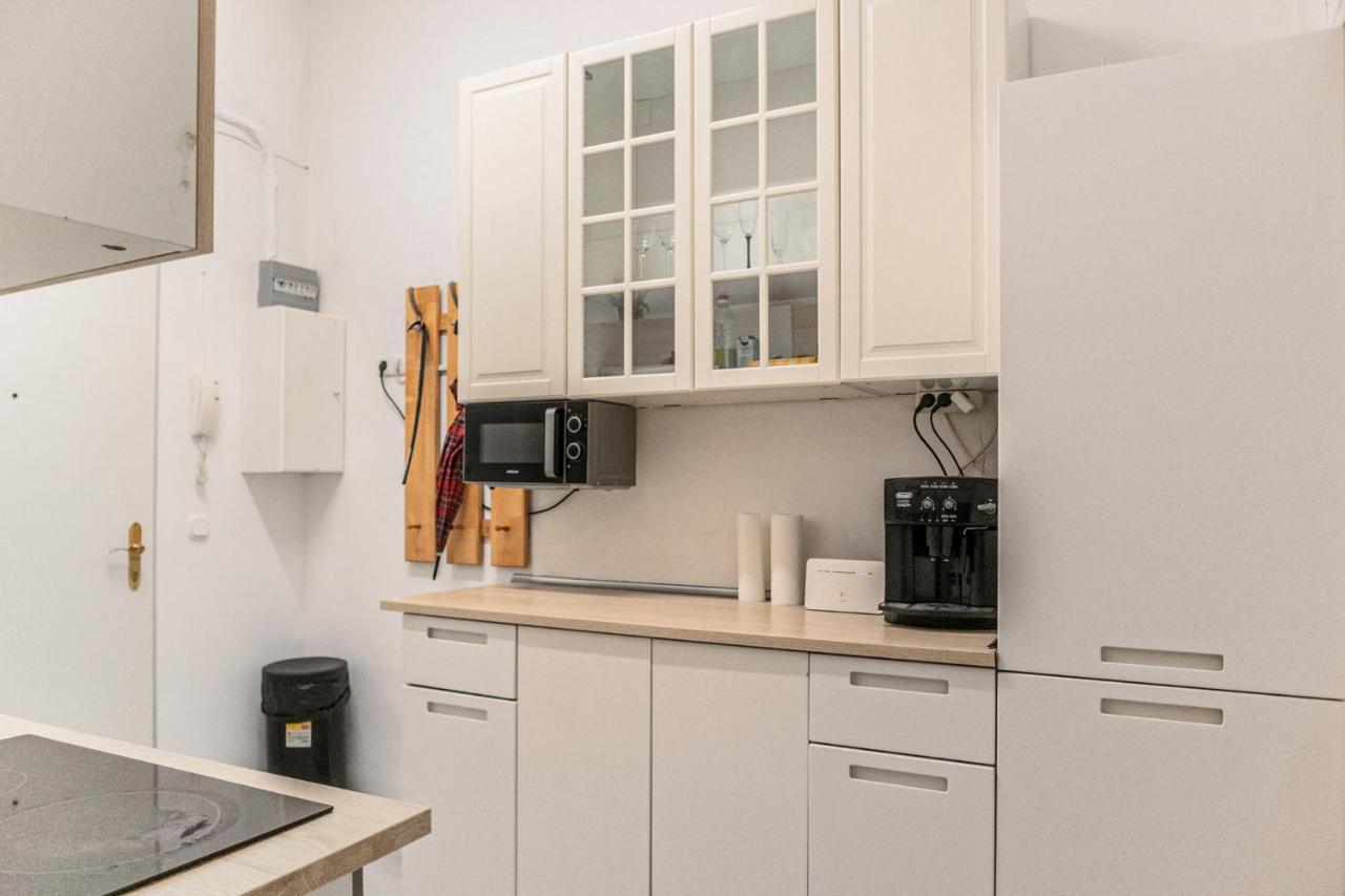 Joyful 2Br Apt. @ Millenium Tower And The Danube Виена Екстериор снимка