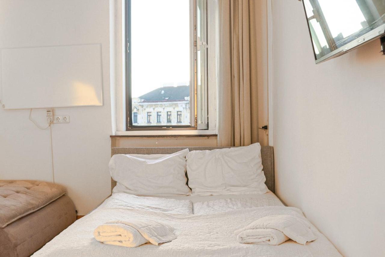 Joyful 2Br Apt. @ Millenium Tower And The Danube Виена Екстериор снимка