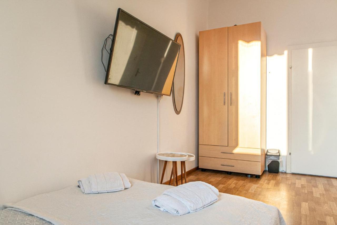 Joyful 2Br Apt. @ Millenium Tower And The Danube Виена Екстериор снимка